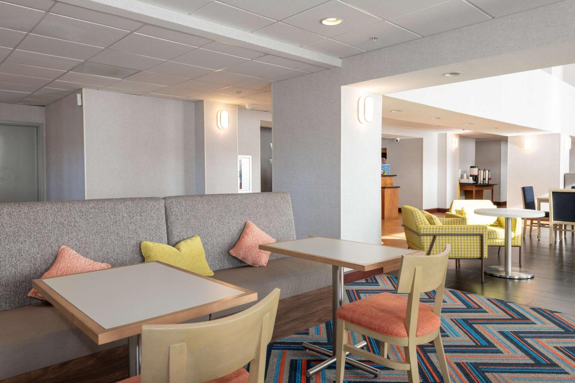 Hampton Inn & Suites Питтсбург Экстерьер фото